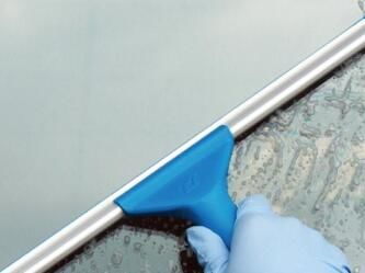 高空進行玻璃清潔作業(yè)的時候，要注意什么呢？